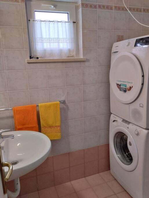 Apartma Oljka Pomjan Šmarje المظهر الخارجي الصورة
